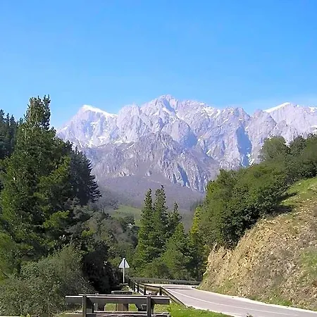 Hotell Picos De Europa And *